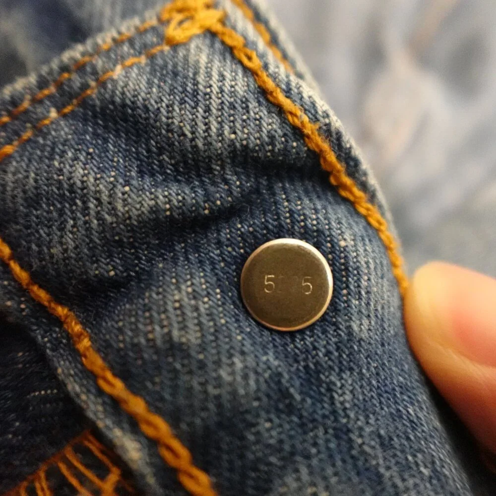 Levi’s 501 Jeans Women’s W25 L30‎ Light Wash Distressed Button Fly Blue
